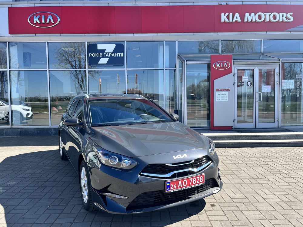 KIA Ceed SW автомобіль