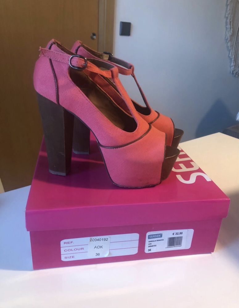 Vendo sapatos rosa