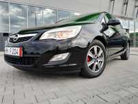 Opel Astra J* Klima *Alufelgi* Czarna * 1.6 16v*