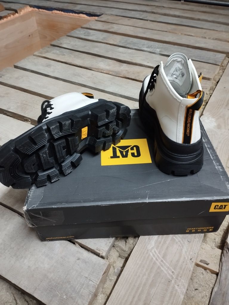 Caterpillar hardware mid boots