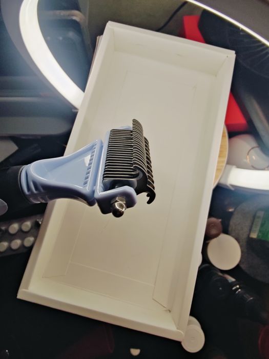 Щітка для шерсті тварин