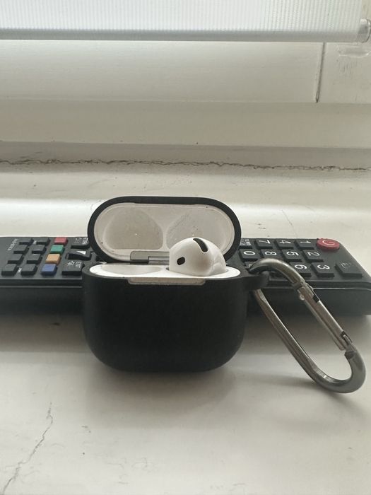 Słuchawki douszne (jedna) APPLE AirPods 4 ANC z case
