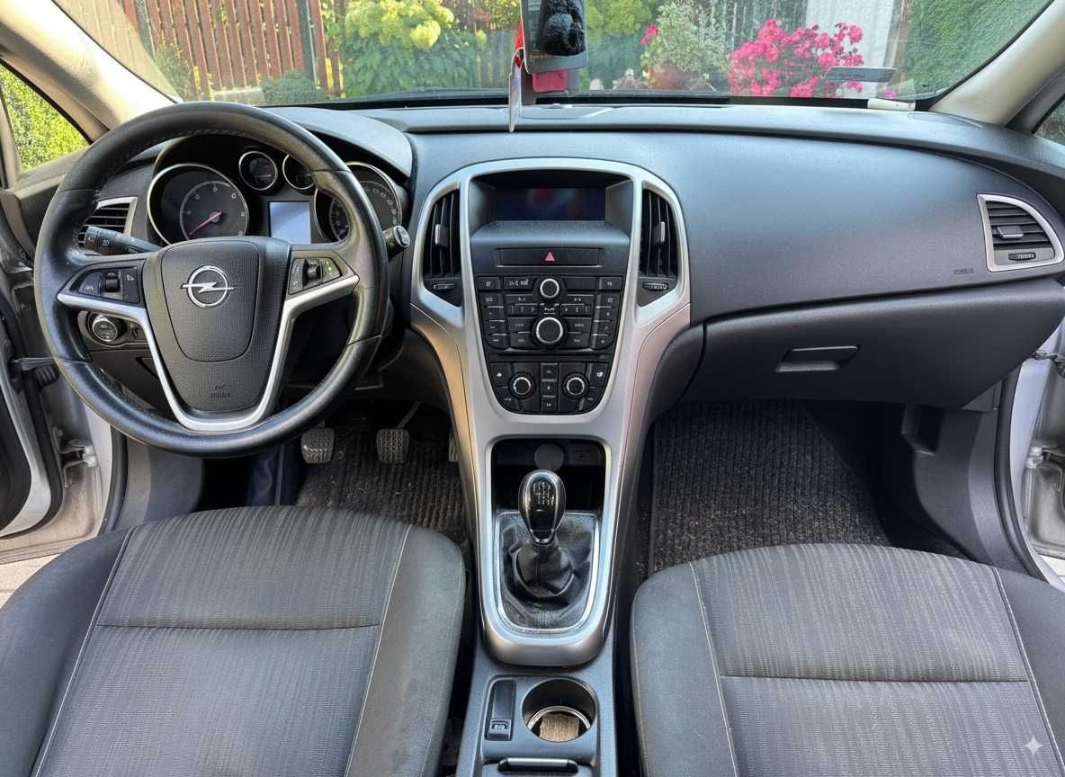 Opel Astra J 1.7 CDTI 110 KM | 2010 | Hatchback
