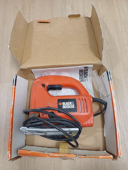 Serra [ Tico Tico ] Black & Decker com muito pouco uso