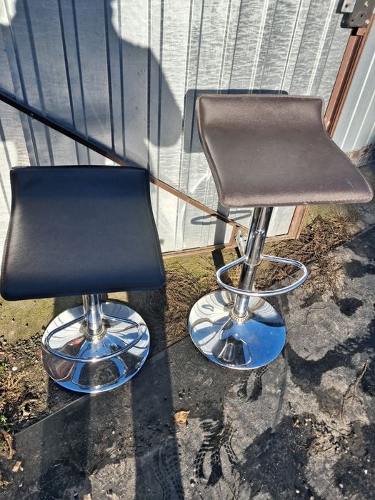 Hokery krzesła dwie sztuki