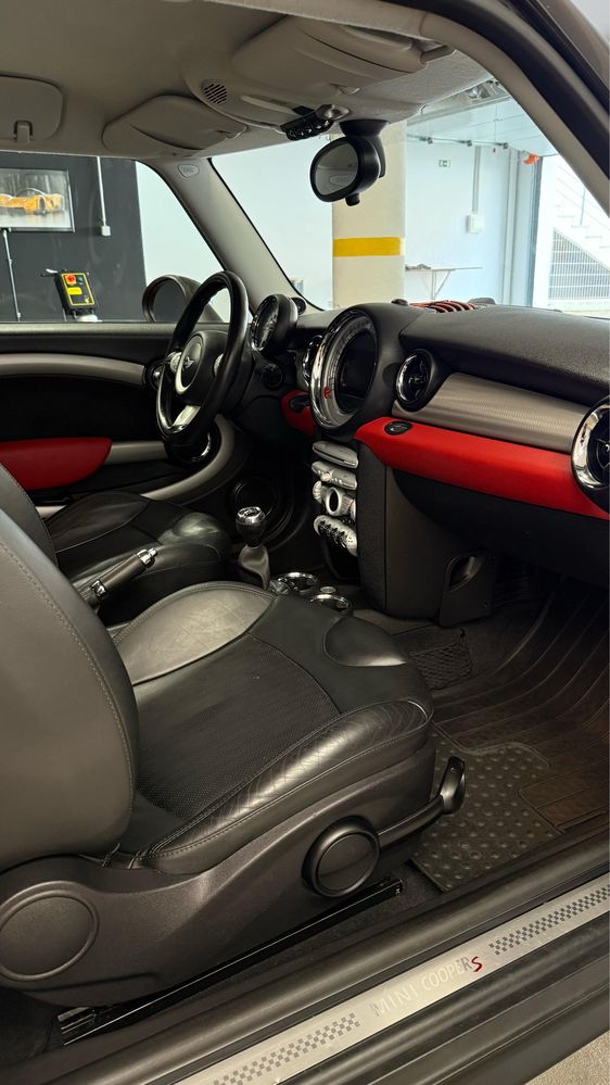 Mini Cooper S - Impecável