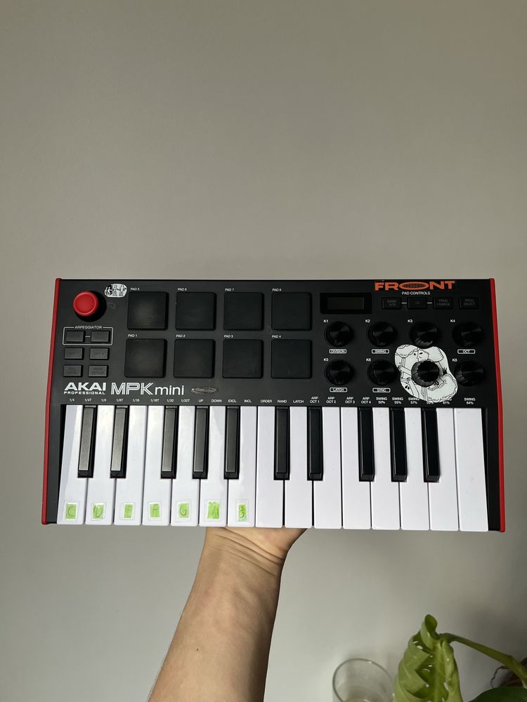 Kontroler midi akai
