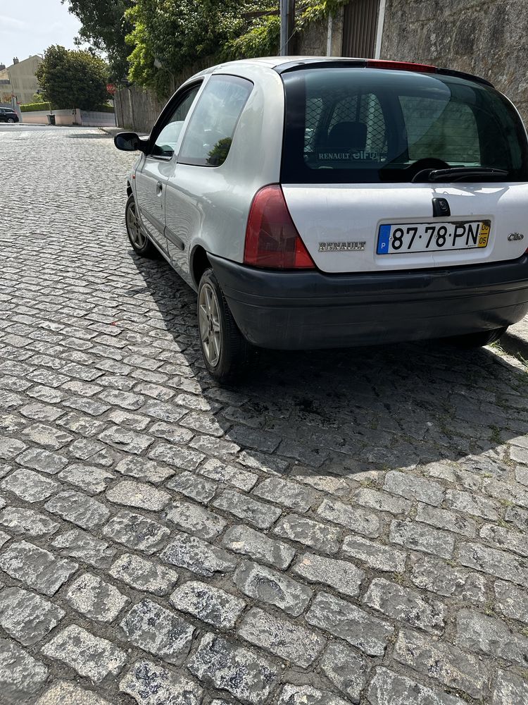 Vendo Renault clio 1.9D