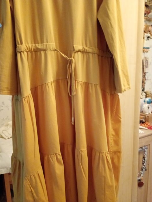 Piękna sukienka z bawełny musztardowa z falbankami