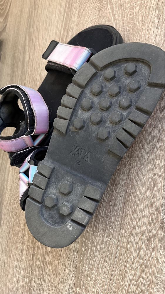 Босоніжки  Zara 36 розмір