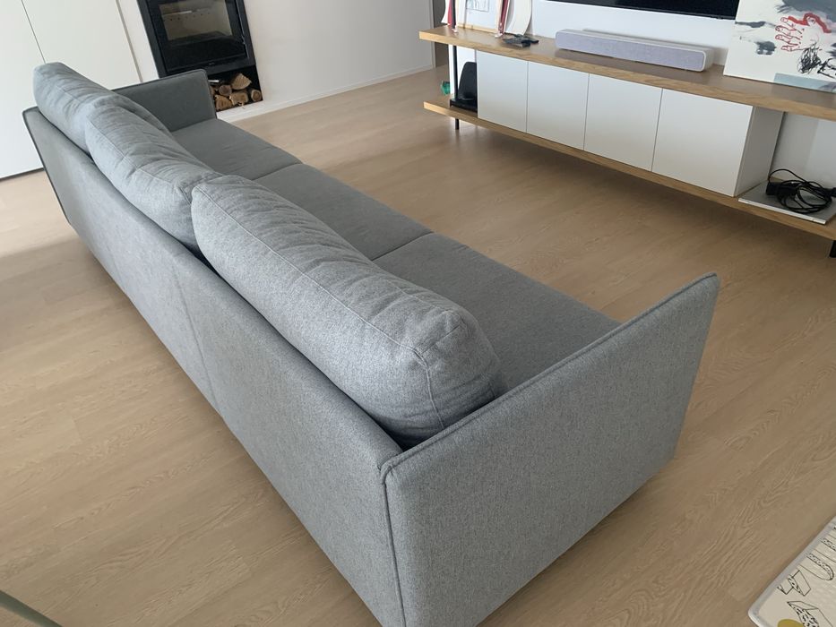 Sofa cinzento - 3 / 4 lugares