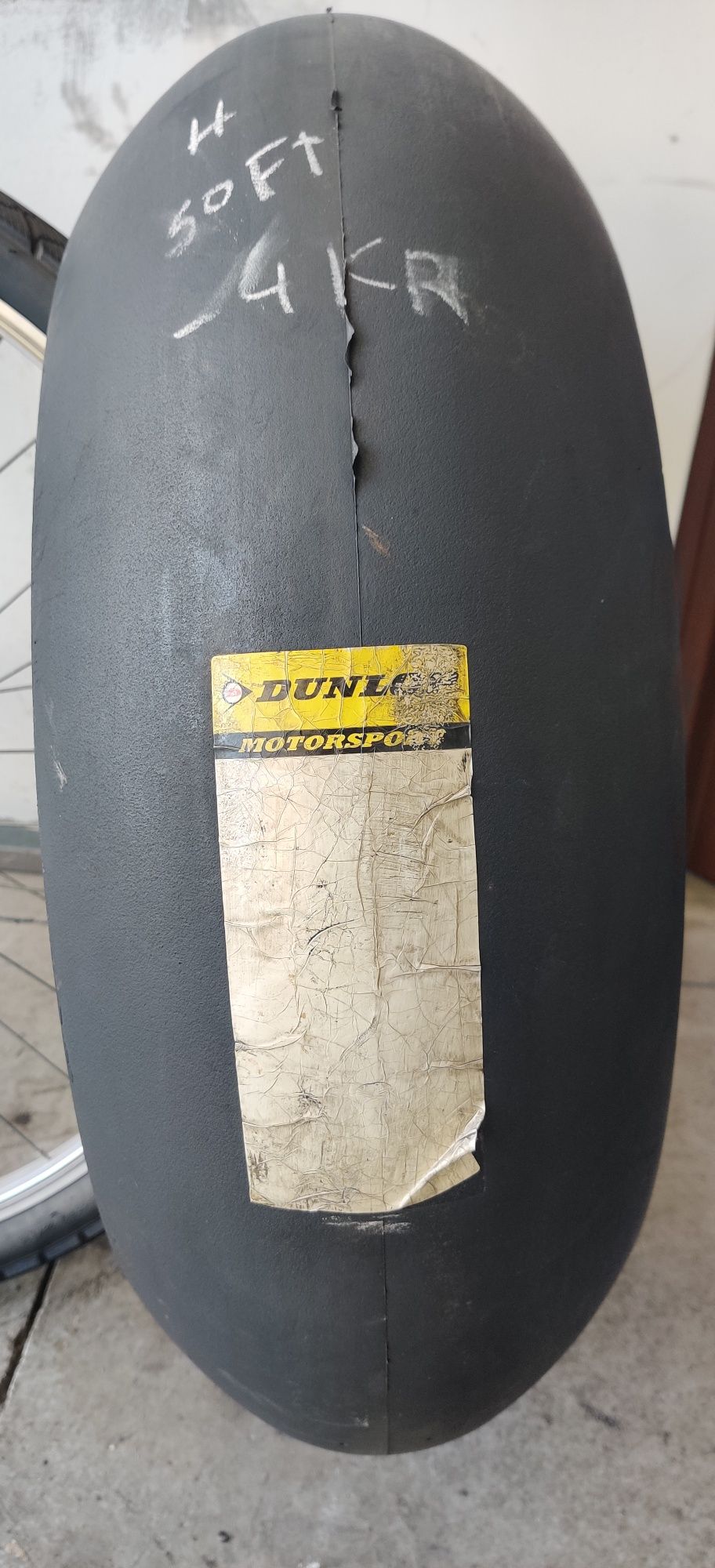 Vendo pneus slick Dunlop, Pirelli, Metzler, Bridgestone