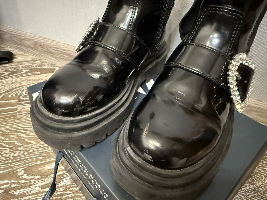 Осінні ботінки Zara