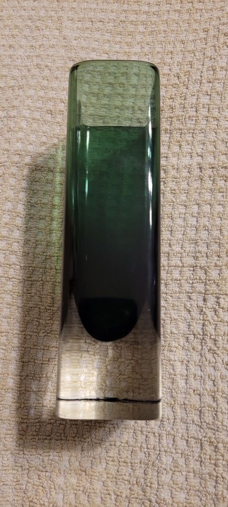 Szklany wazon wys.17 cm.