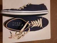 Tommy Hilfiger кеды,мокасины,сникеры женские. Размер 38-39.Оригинал.