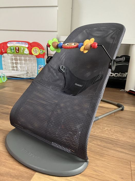 Babybjorn leżaczek + zabawka