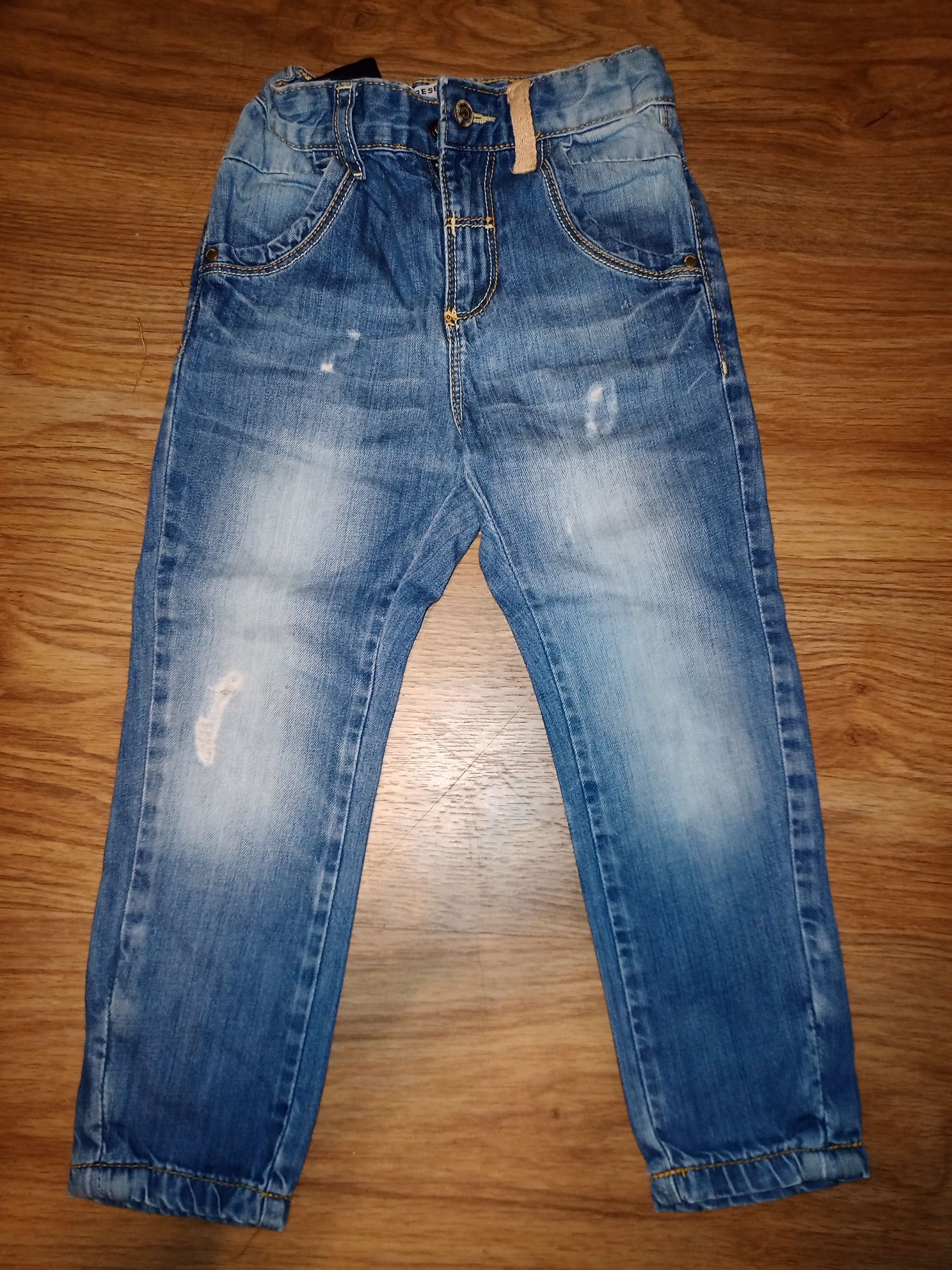 Spodnie jeans przecierane 98 cm