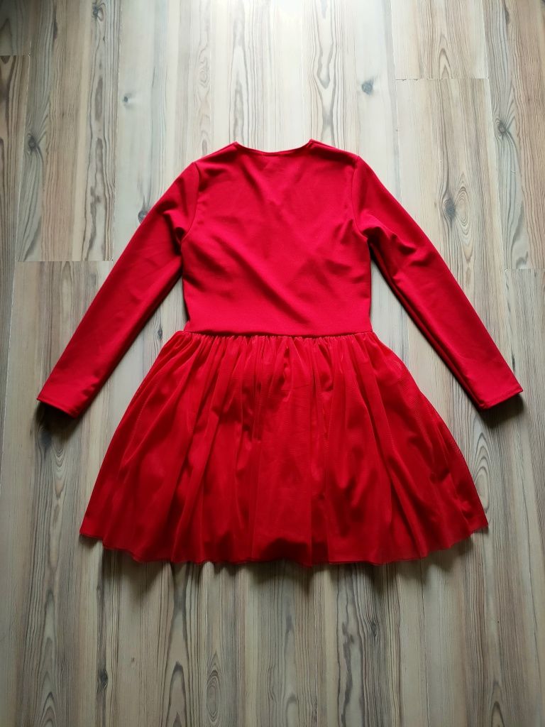 Czerwona sukienka z tiulem jak nowa S/M
