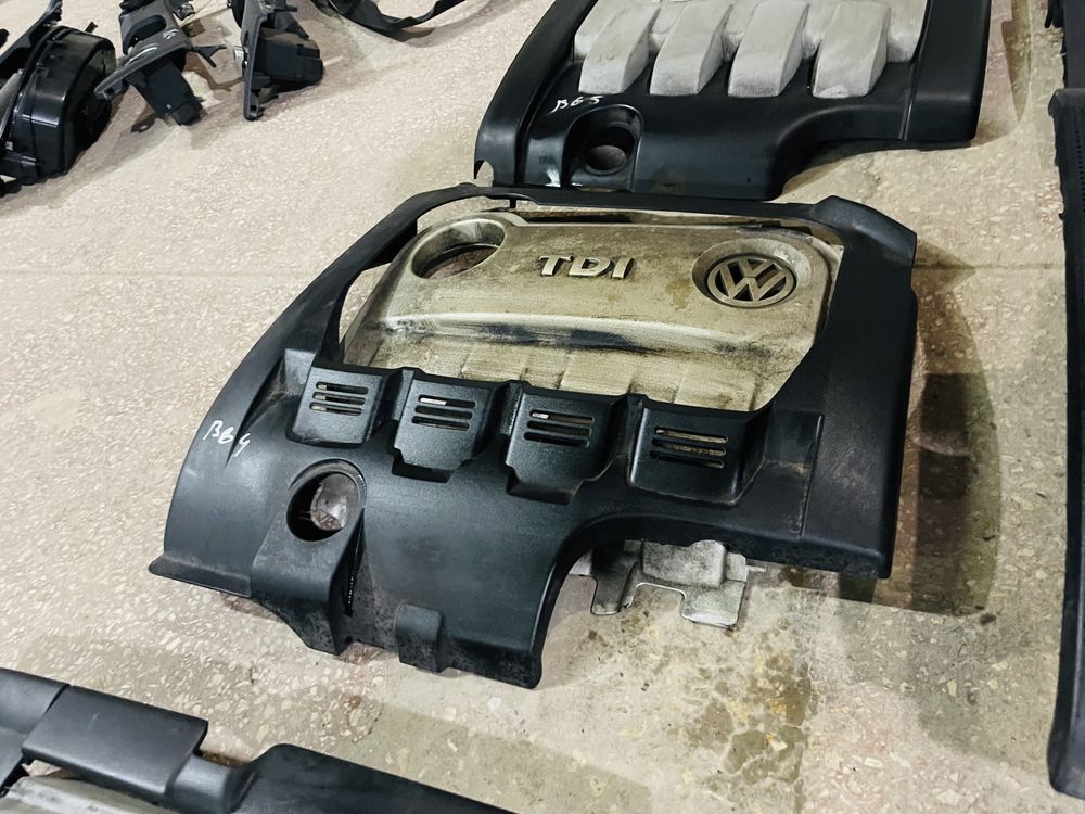 Декоративна кришка мотора пассат Б6 BMP BMR passat b6 2.0fsi