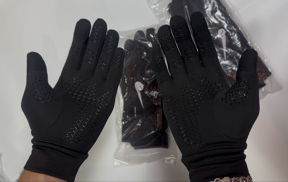 Рукавиці Nike Therma-FIT.