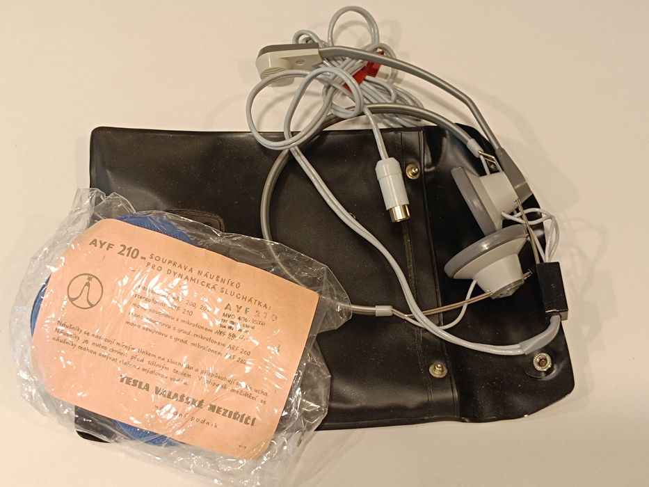 Ретро наушники советские гарнитура Tesla винтажная аудио техника