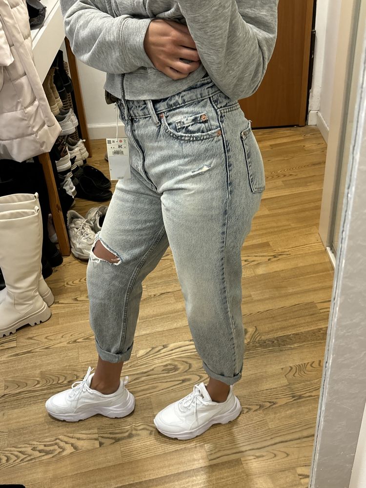 Nowe mom jeans Reserved z rozdarciami jasnoszare 36 S cropped jeans