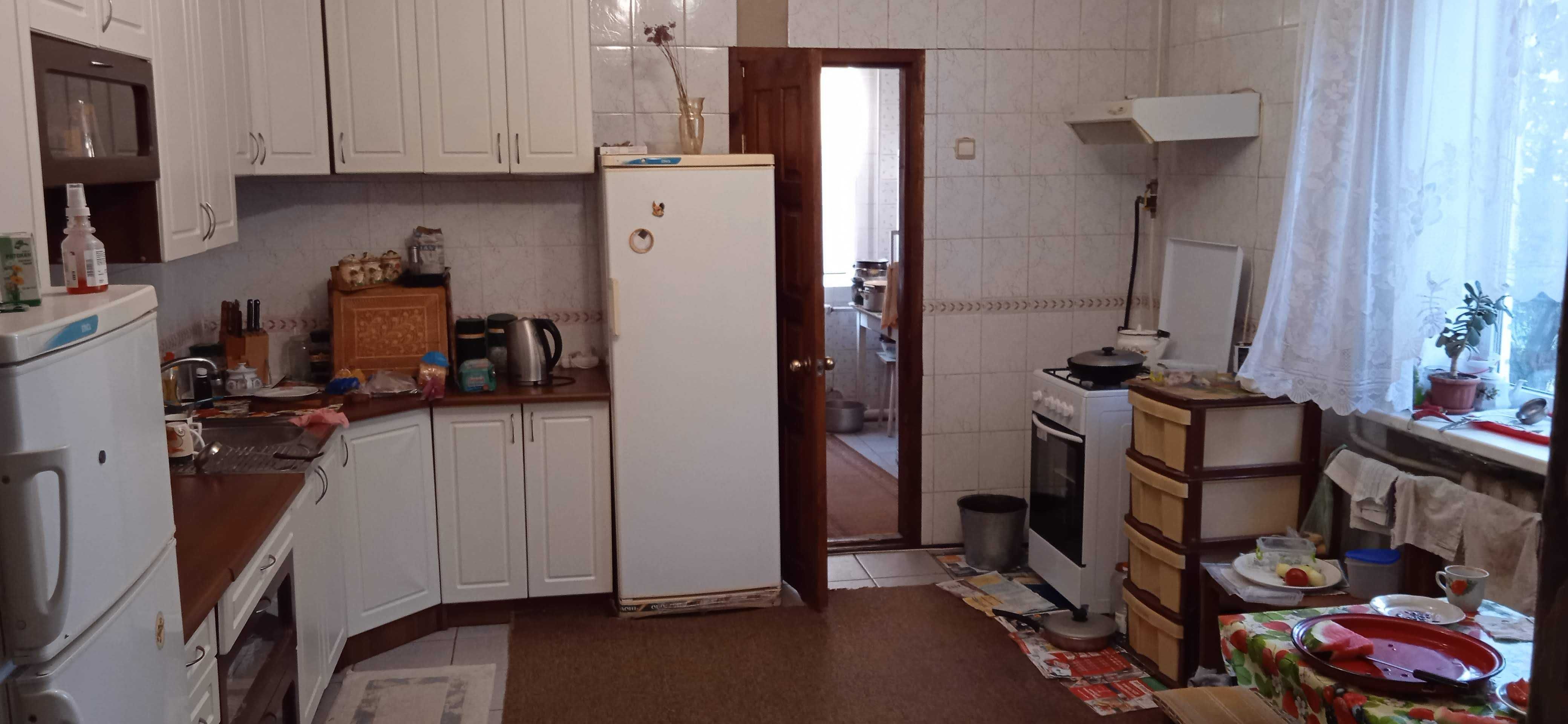 Будинок від власника. с.Сніжків 60 км від Харкова. З меблями та іншим.