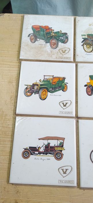 Azulejos alusivos a viaturas