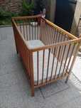 Cama de bebê moederna