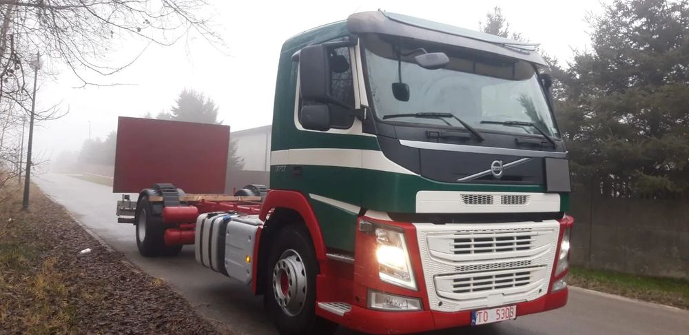 Volvo FM 370 Euro6 Super Stan tylko 328tyś km Kabina Sypialna.  Proszę obejrzeć cały filmik.