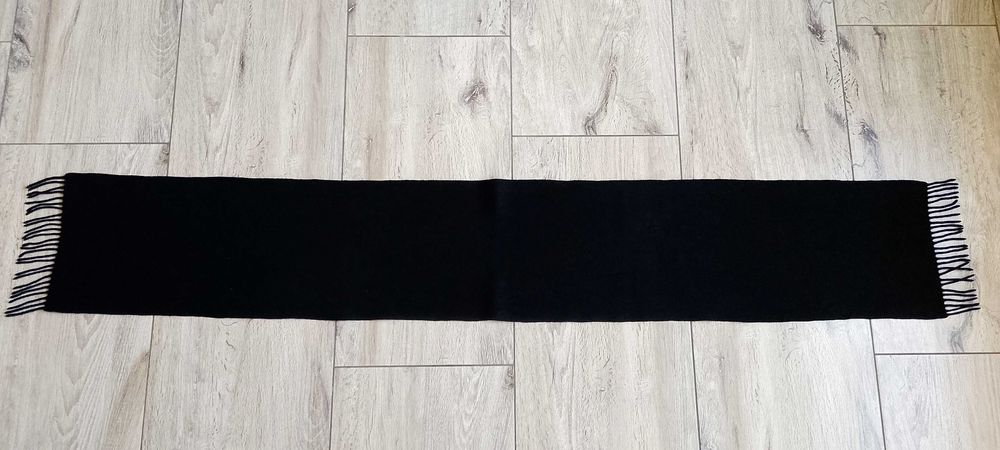 Шарф HUGO BOSS чорний 90% вовна мериноса, 10% кашемір. Шотландія