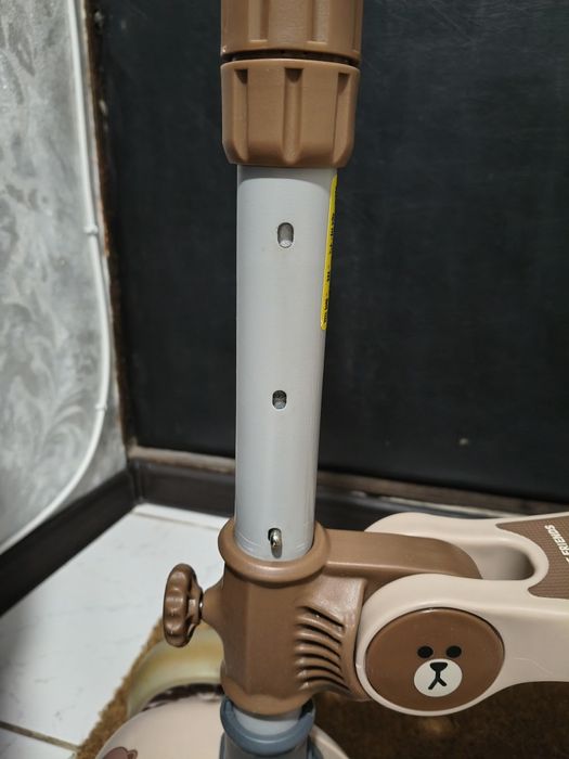 Дитячий самокат з регулюванням