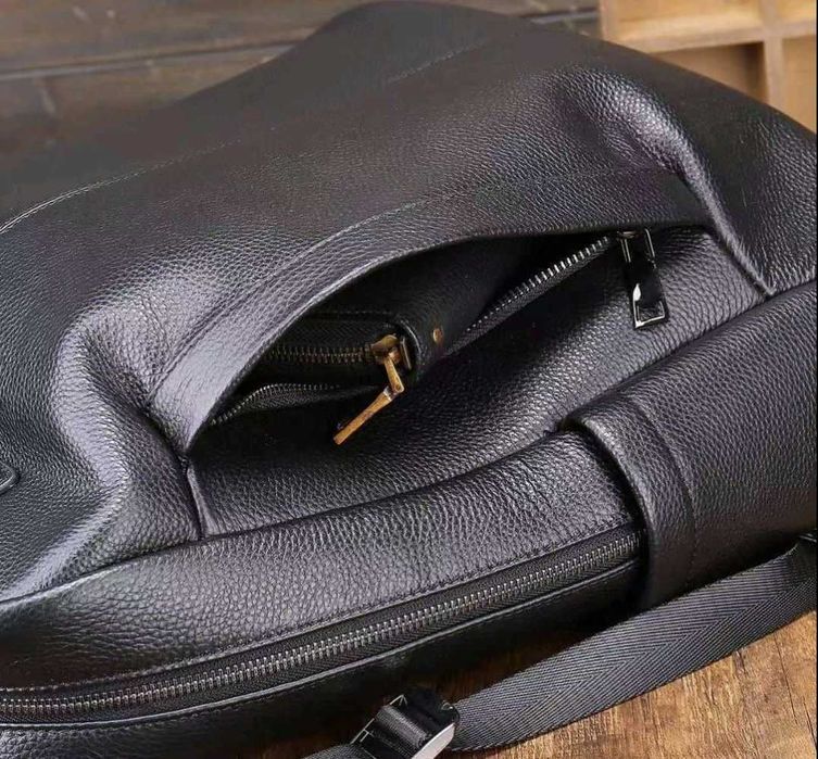 Вмістка шкіряна сумка-рюкзак чорна