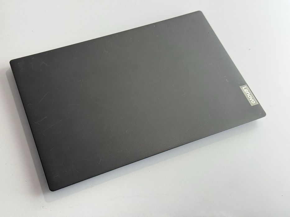 Продам ноутбук Lenovo i3 12 256 ssd