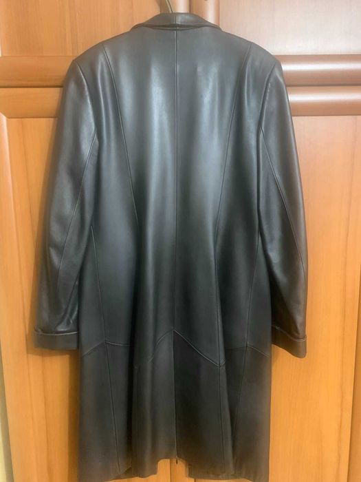 Жіночій плащ шкіряний