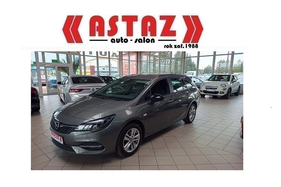 Opel Astra 2021, kamera, navi