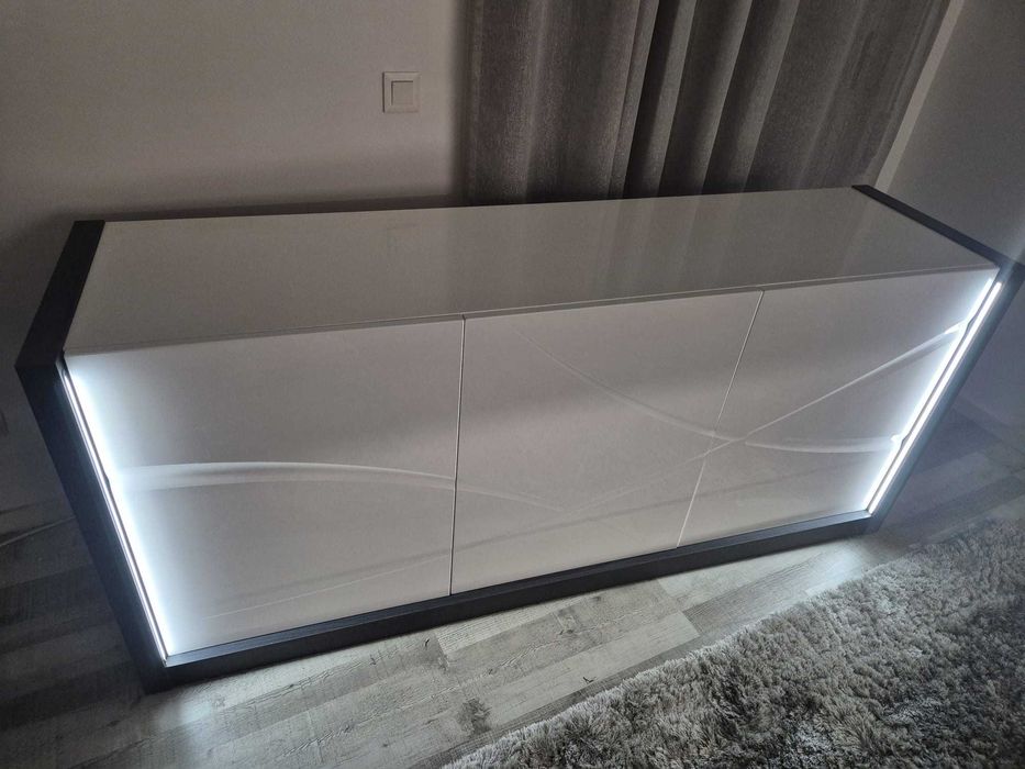 Aparador de Sala com LED