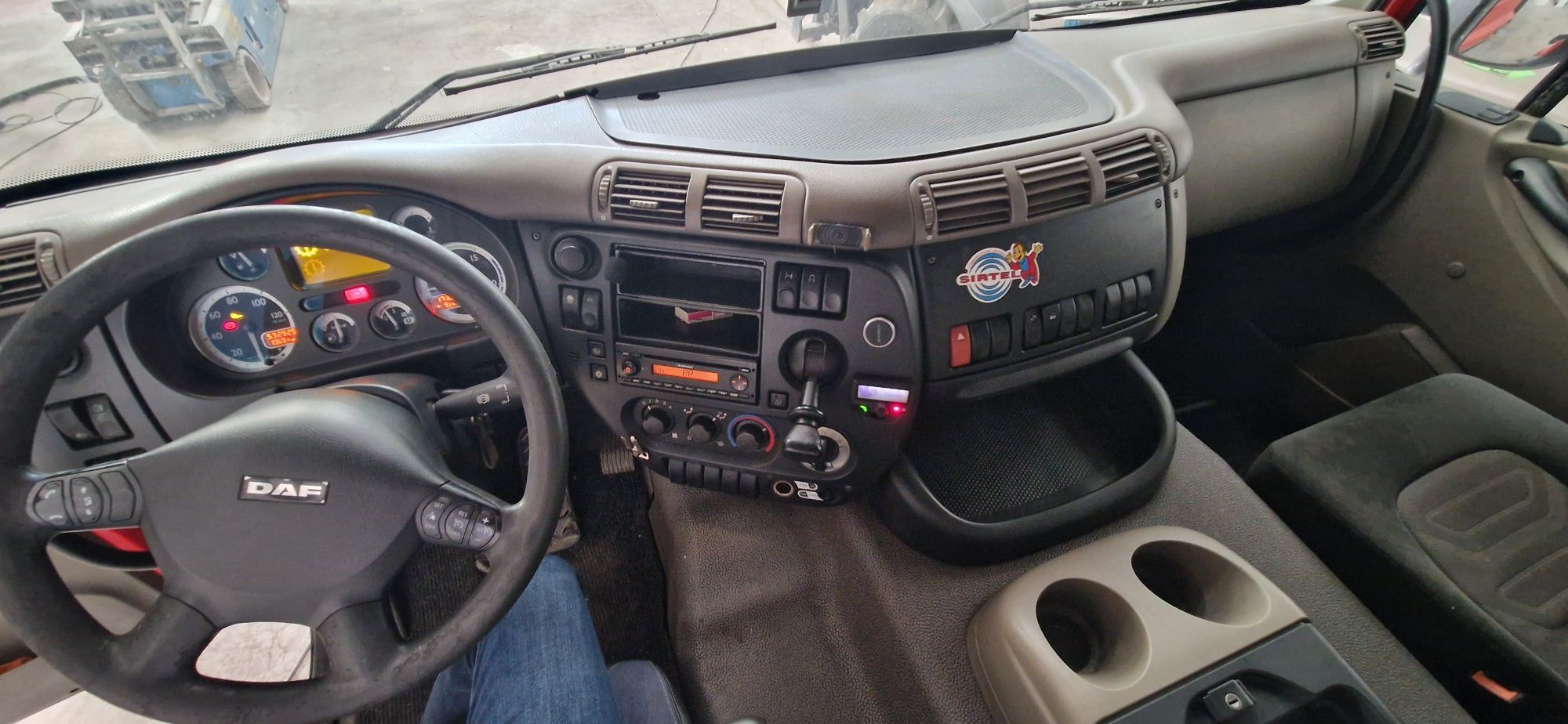 Camiao daf porta maquinas 26ton