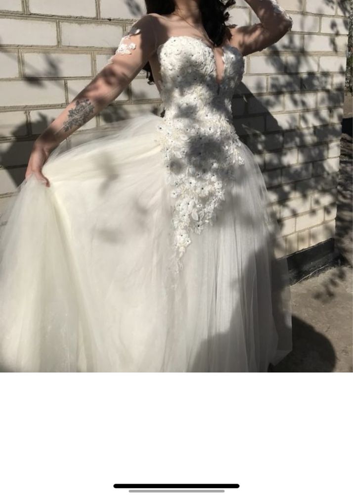Вупускна/ весільна сукня