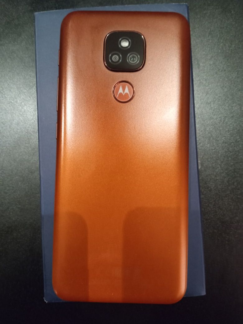 Motorola e7 plus uszkodzony ekran