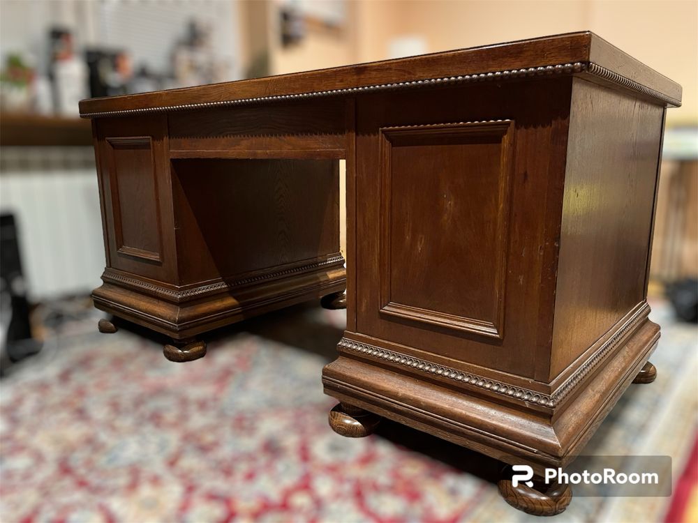 Komplet Antycznego biurka oraz szafy idealny do gabinetu lub kancelari
