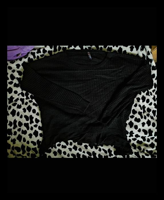 nowy Sweter.  Z falbanką.  Skład z dodatkiem Wełny, Angory. NEW YORKER