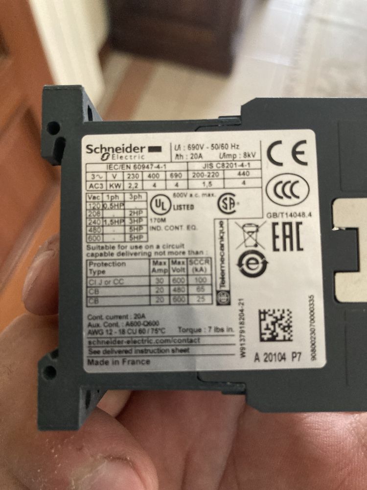 Contactor Schneider usado funcional