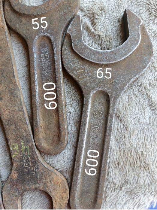 Гайкові ключі великих розмірів СРСР , ключі для круглих шлицьових гайо