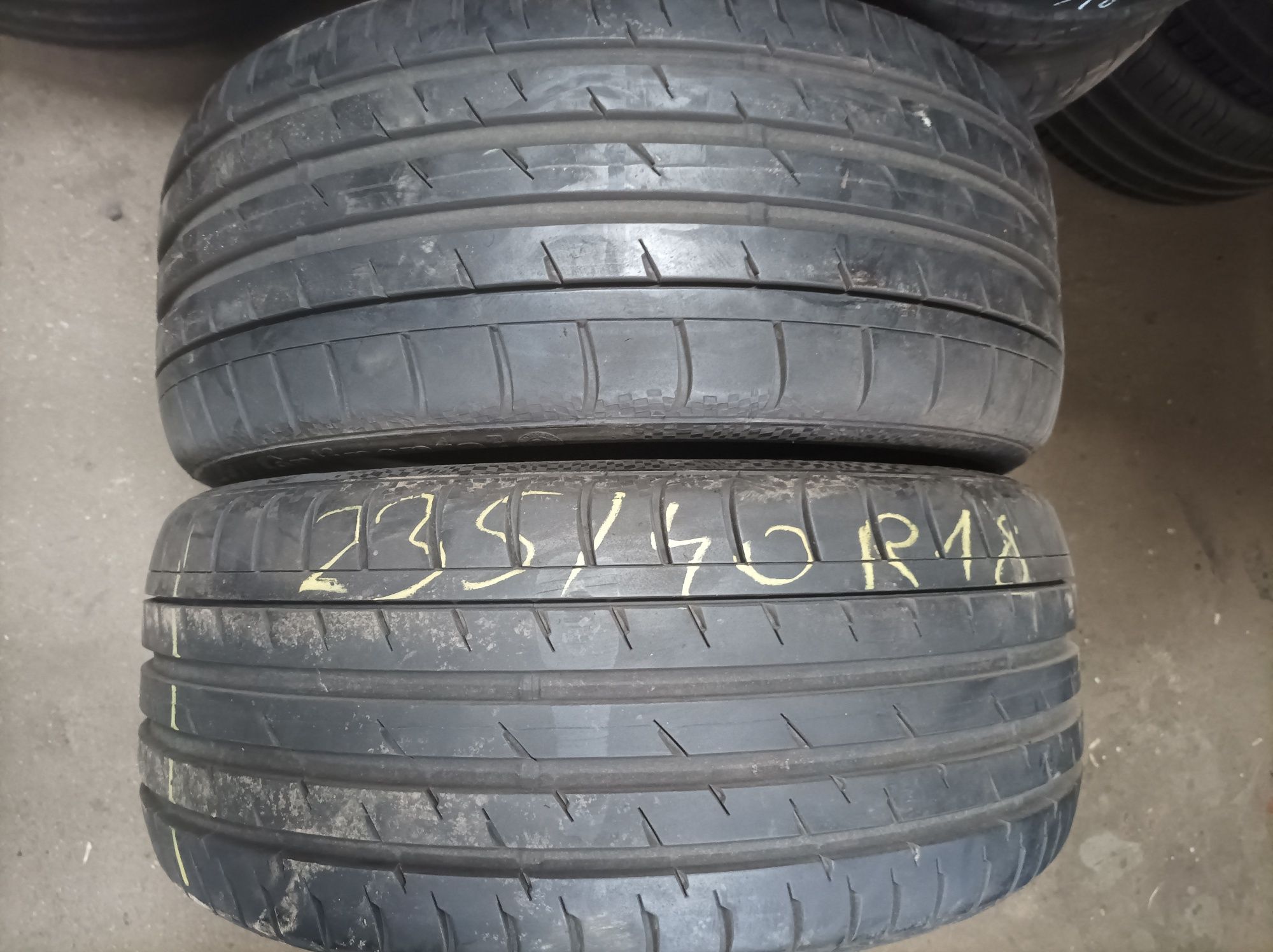 235/40 R18 Continental