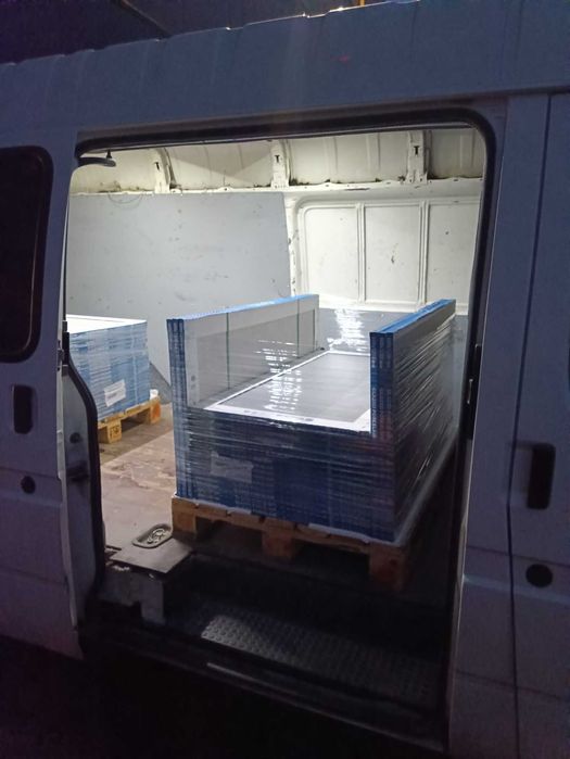 Професійні вантажники, офісні та квартирні переїзди