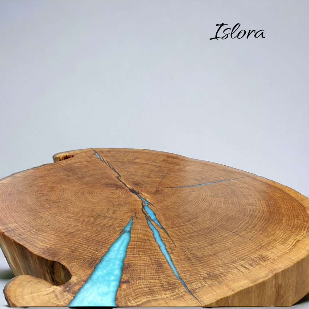 Drewniany, wykonany ręcznie stolik kawowy