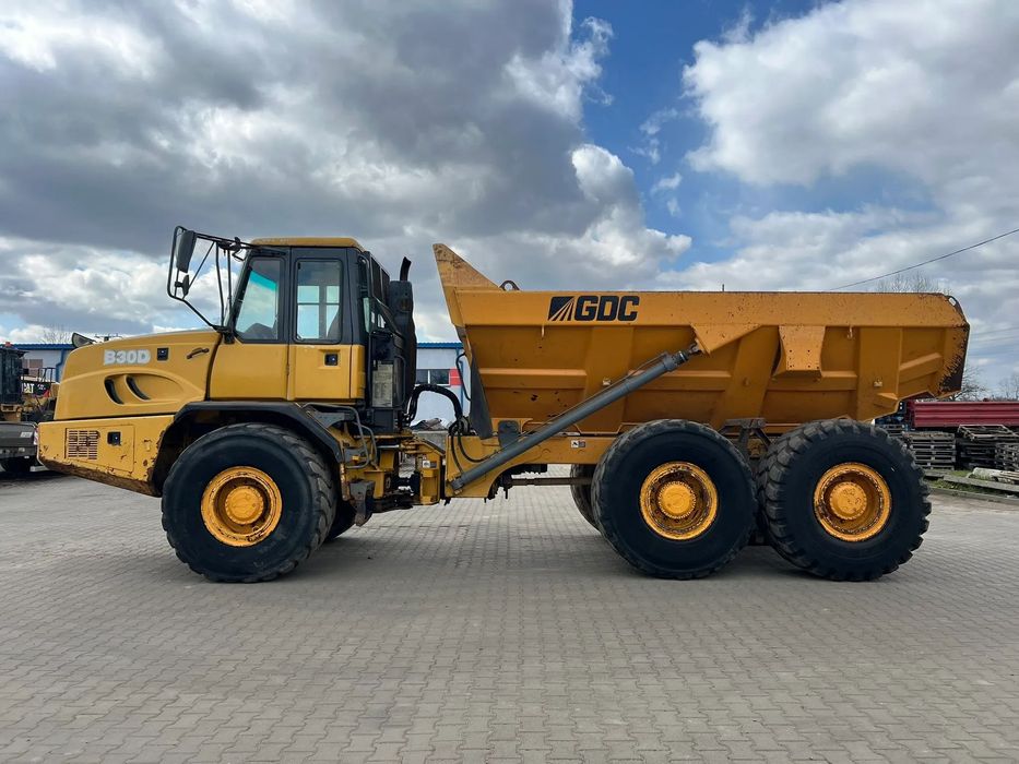 Bell B30D  wozidło przegubowe 6x6, opony w b. dobrym stanie