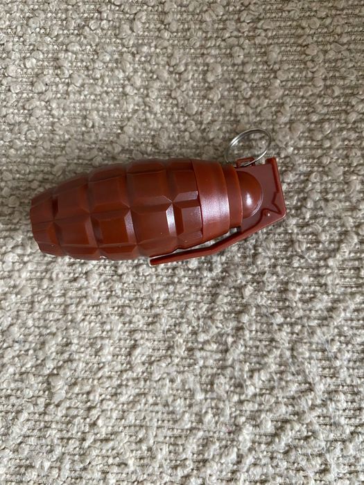 Brelok zawieszka granat