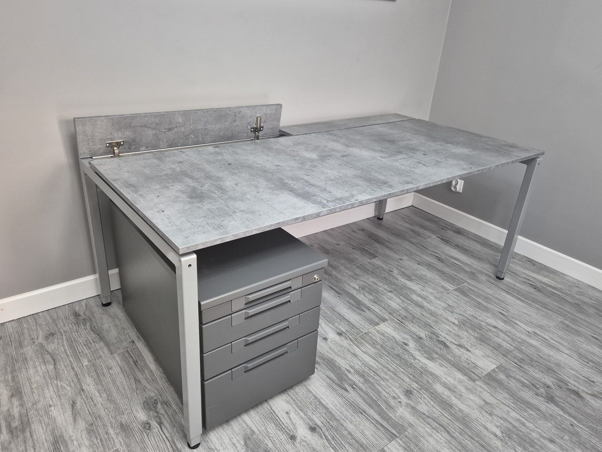 Biurko firmy VS 180x90 BETON
